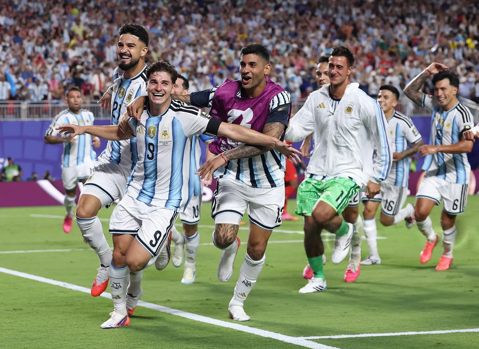 Argentina 3-1 Switzerland (aet): Alvarez and Martinez's extra-time goals tee up England semi-final