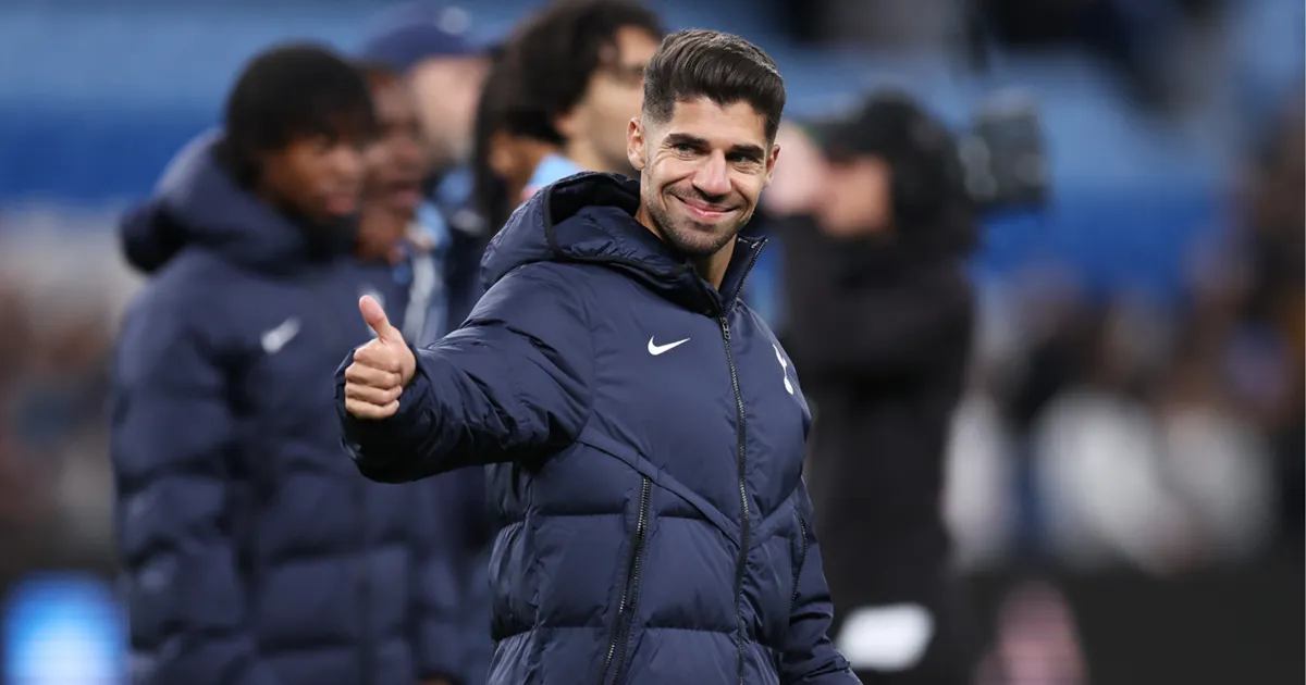 Solomon swaps Tottenham for West Ham in £7m transfer