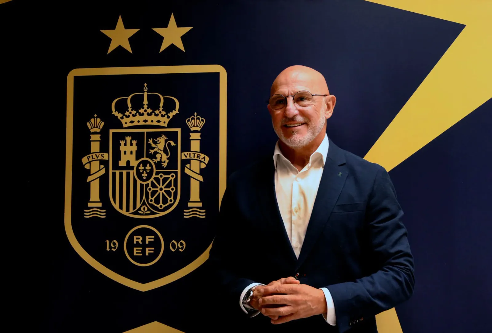 De la Fuente Extends Spain Contract Until 2032