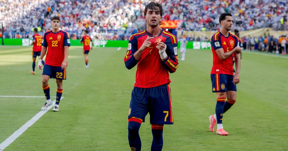 Spain 1-0 Argentina (aet): Torres decides World Cup final as Fernandez sees red and Messi falls short