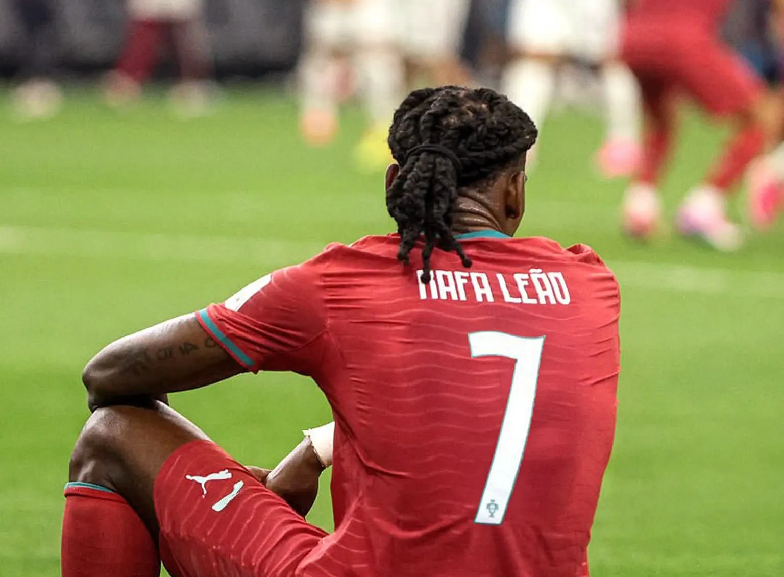 Rafael Leão Takes Ronaldo's Iconic No. 7