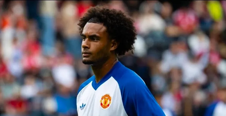 Zirkzee Opens Door to Juventus as Talks with Manchester United Continue
