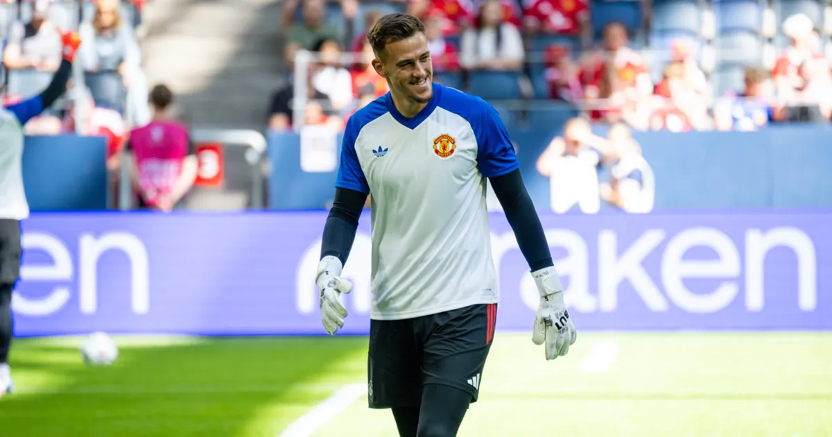 Vitek leaves Man Utd for Middlesbrough