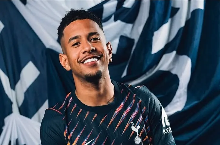 Savinho Becomes Sávio at Tottenham and Takes No. 17 Shirt