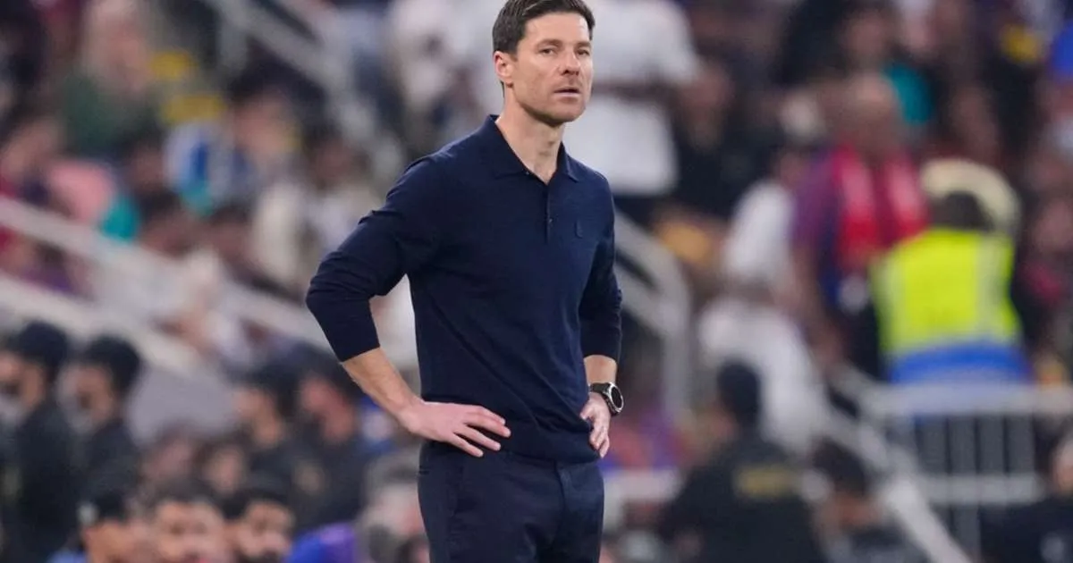 Benitez questions Real Madrid 'politics' behind Alonso's exit