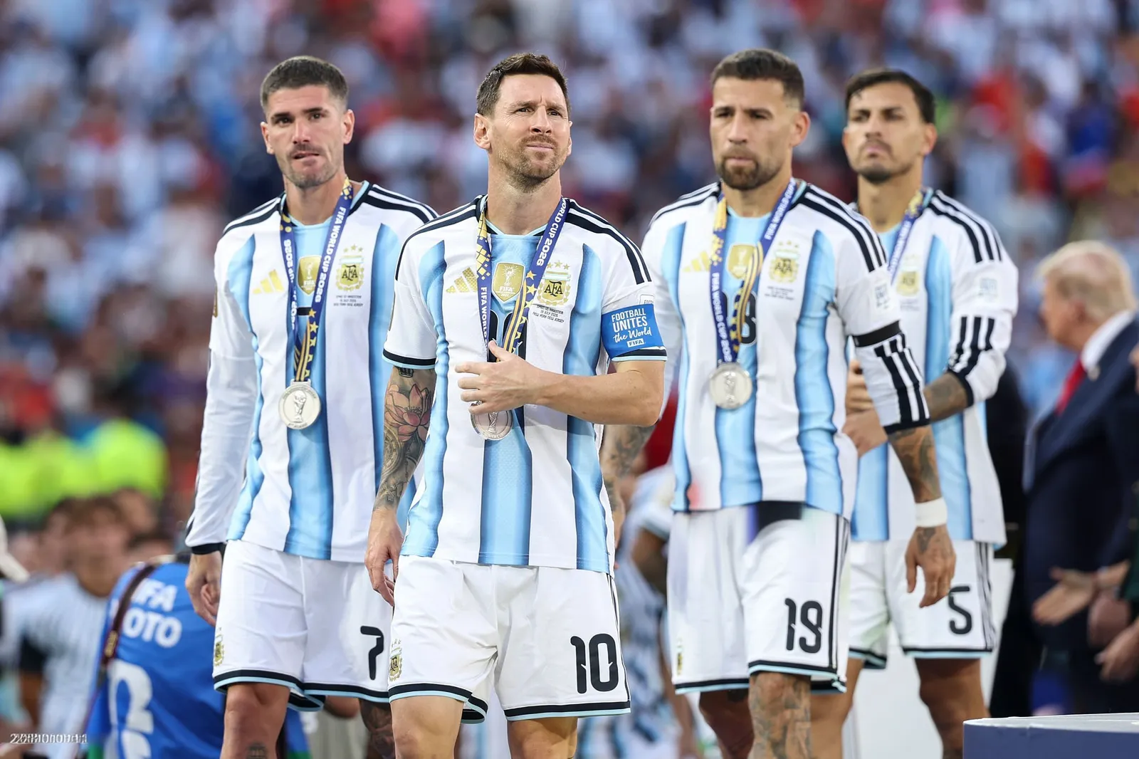 Argentina Stars Rally Around Messi After Father’s Death