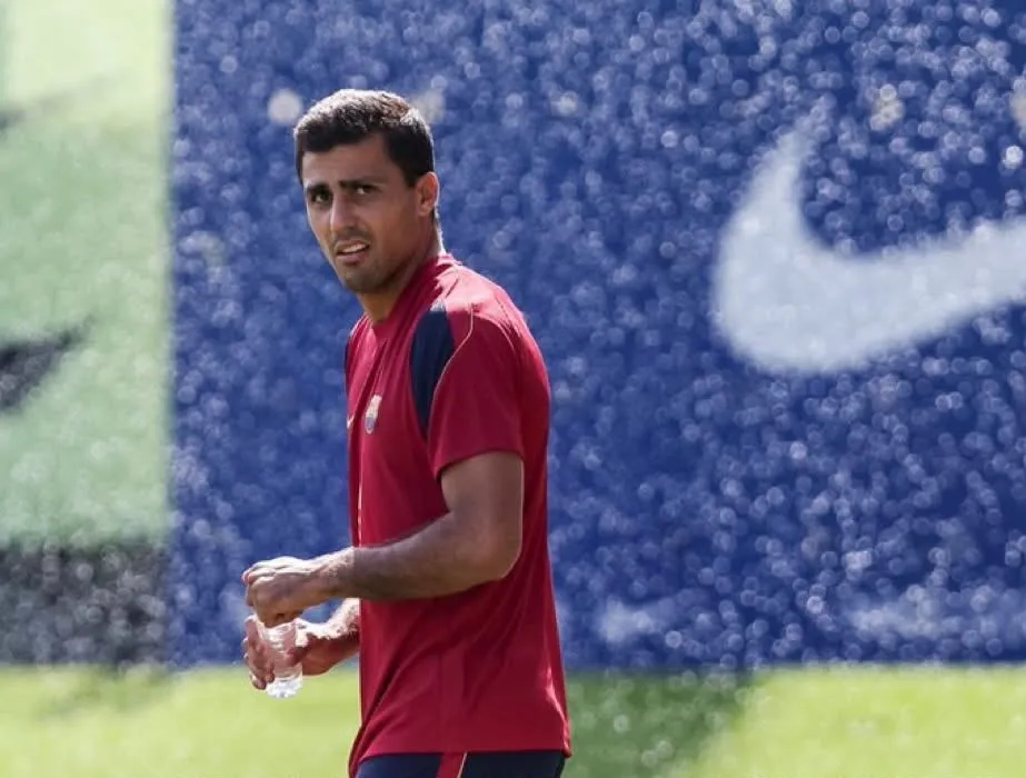Rodri Reveals Why He Chose Barcelona Over Real Madrid