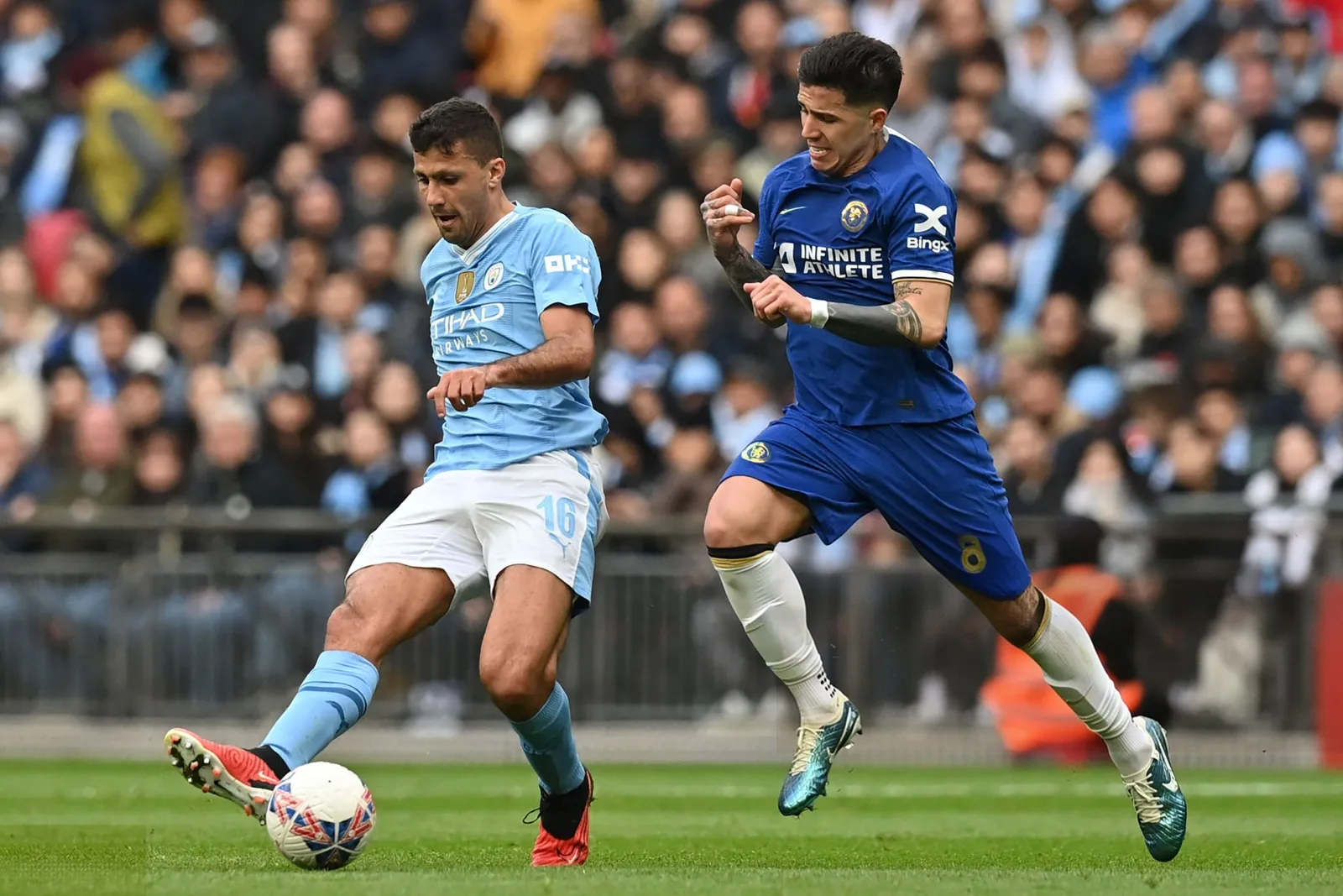 Manchester City Identify Enzo Fernandez as Rodri Replacement, But Chelsea Face Huge Decision - Image 1