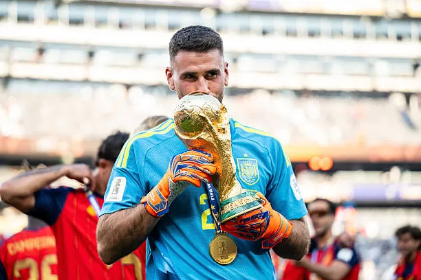 Spain’s Wall: Unai Simón Named World Cup Golden Glove Winner - Image 2