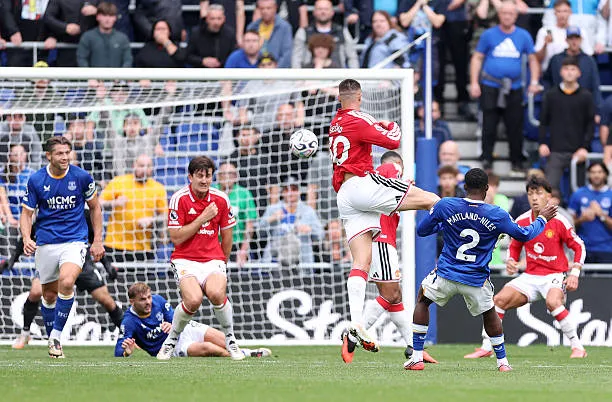 Ainsley Maitland-Niles Rescues Everton With Last-Gasp Stunner Against Man United - Image 1