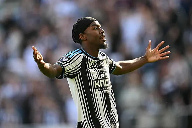 Liverpool Rescue Dramatic Point At Newcastle With Late Penalty - Image 1