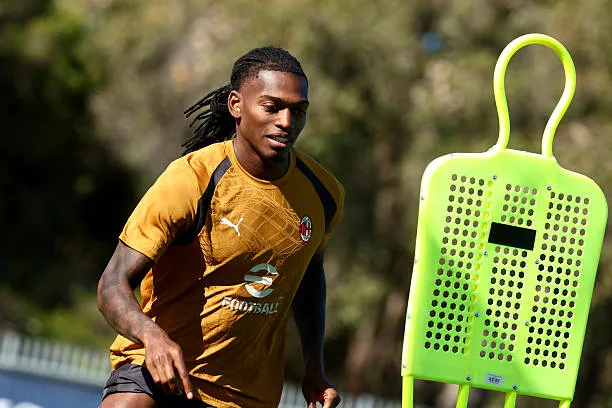 Milan Stand Firm As Fenerbahce Loan Bid For Rafael Leão Falls Short - Image 2