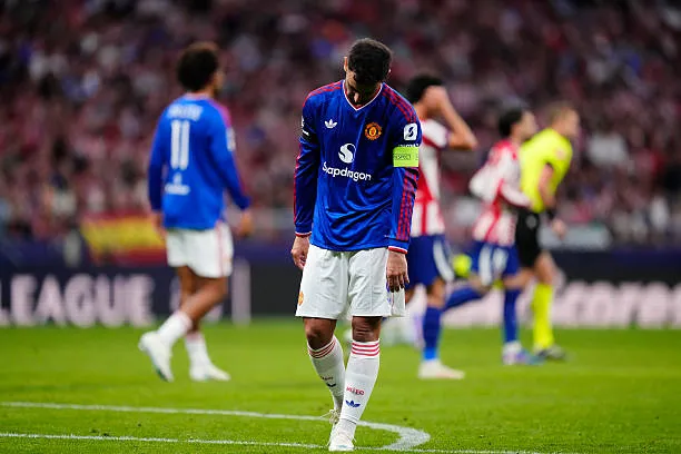 Manchester United Face Unexpected Problem With Bruno Fernandes As captain Struggle To Find His Form - Image 2