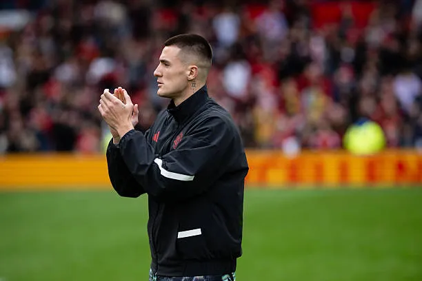 Manchester United Dig In As Bayern Munich Targets Benjamin Sesko - Image 3