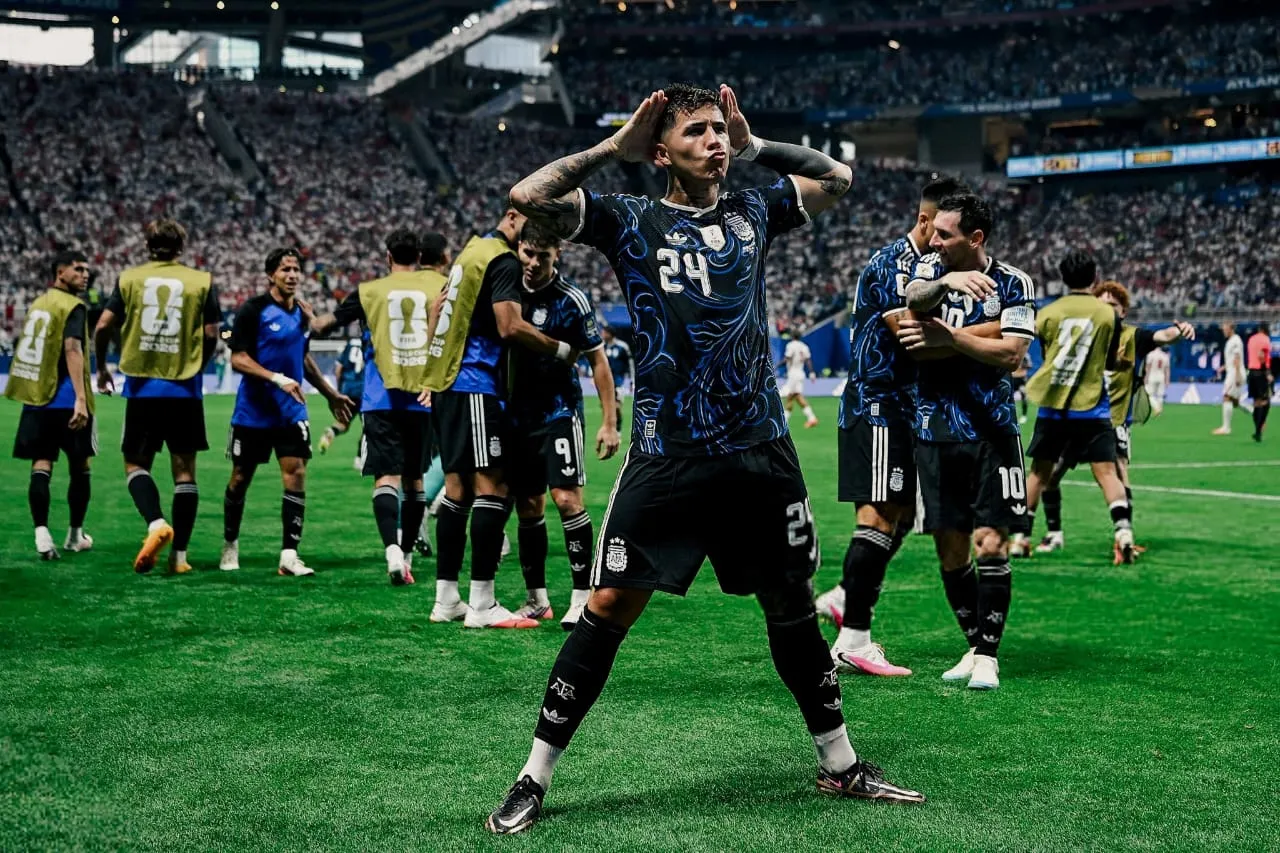 Argentina Stun England with Late Comeback to Reach World Cup Final - Image 3