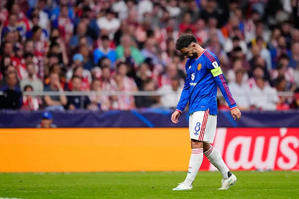 Manchester United Face Unexpected Problem With Bruno Fernandes As captain Struggle To Find His Form - Image 3